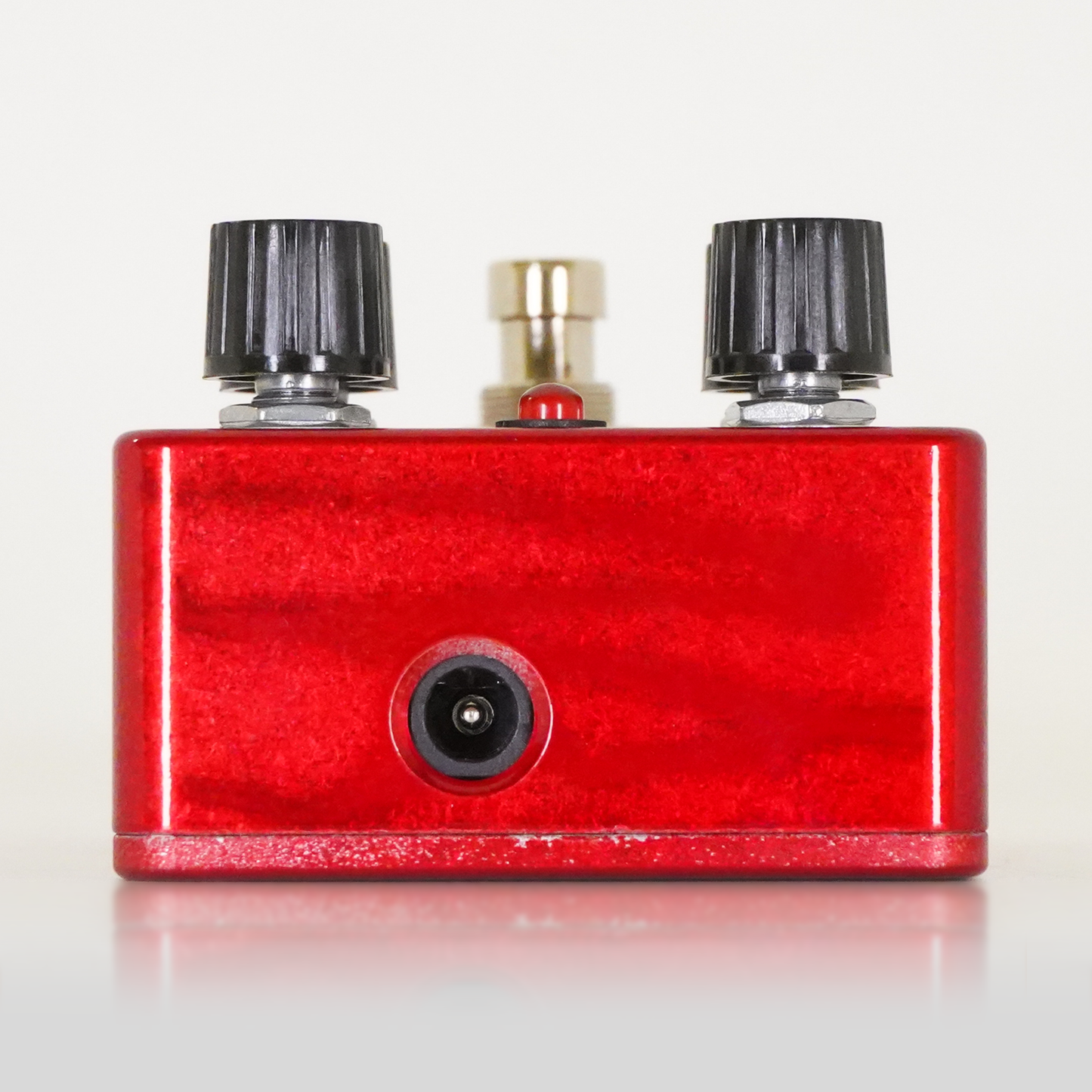 One Control BJFE in your hand series Dyna Red Distortion 4K